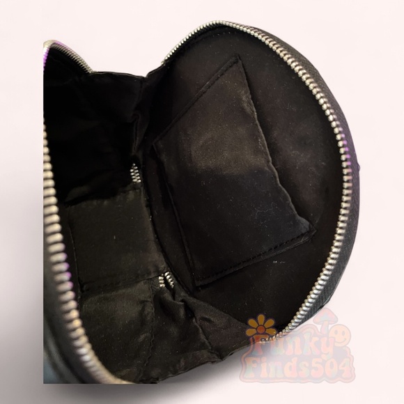 Badgley Mischka Black Quilted Round Mini Shoulder Bag Pearl Gold Chain Crossbody - Picture 12 of 13